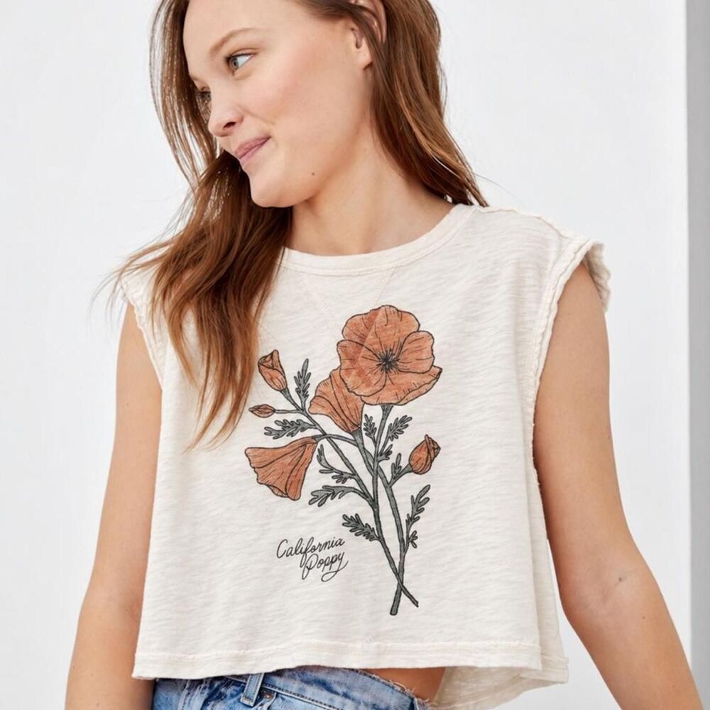 American-eagle Women's Cream and White T-shirt